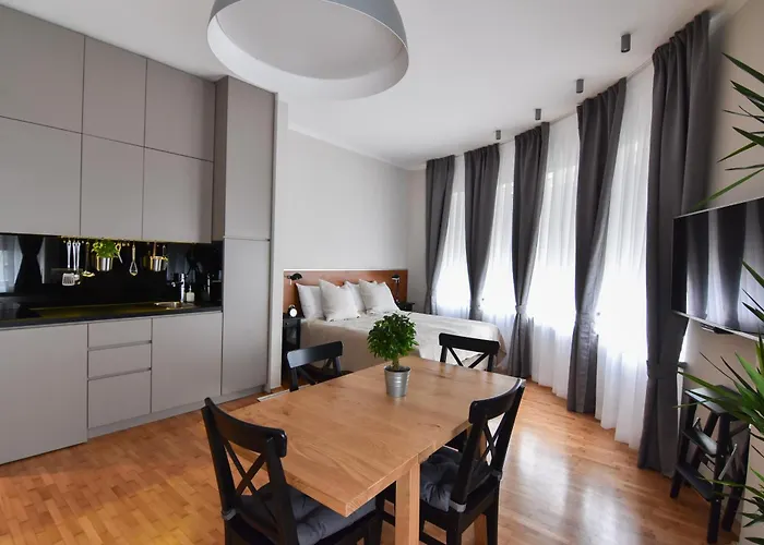 Karlo Main Square Apartments