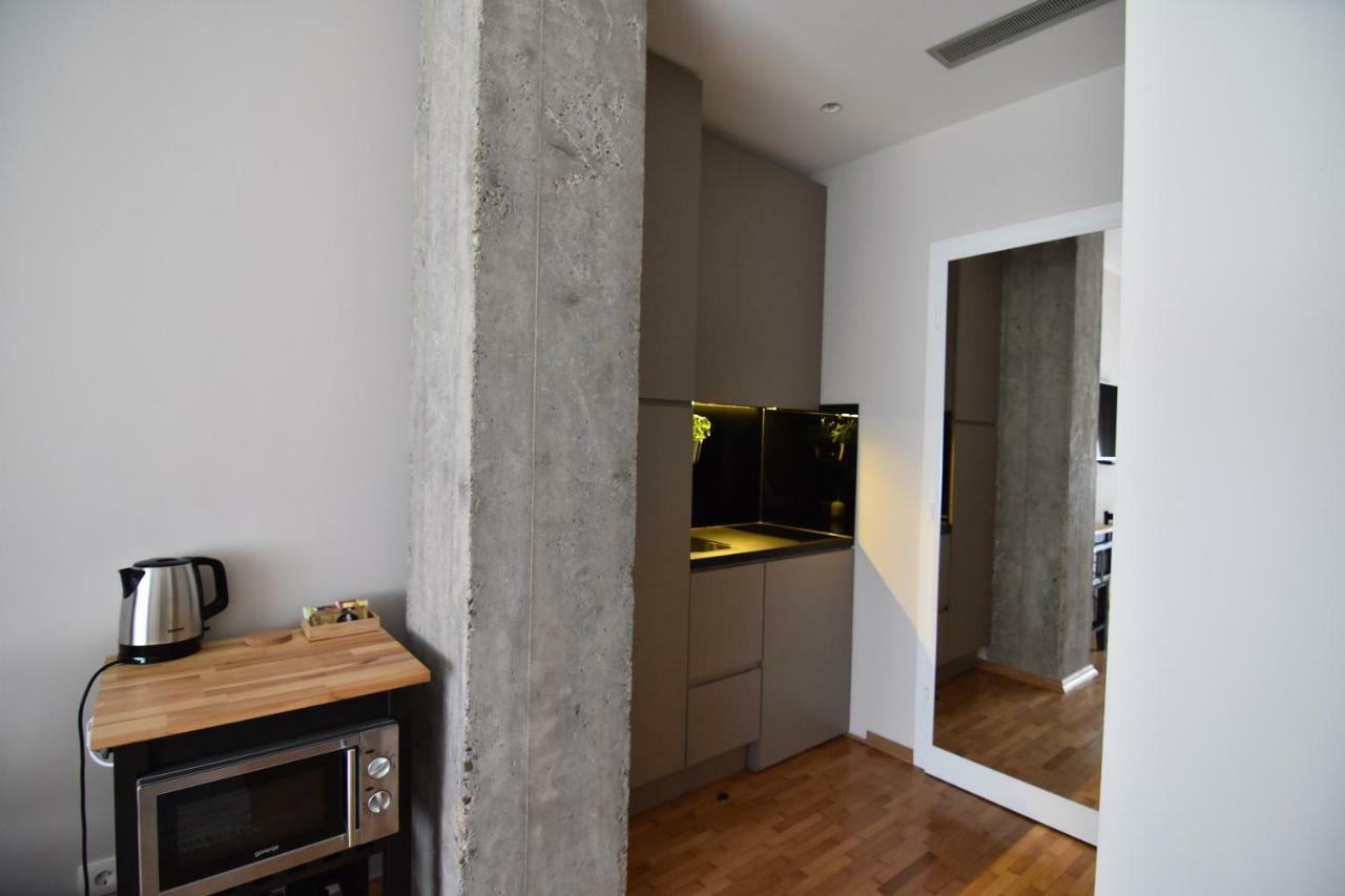 Karlo Main Square Apartment *